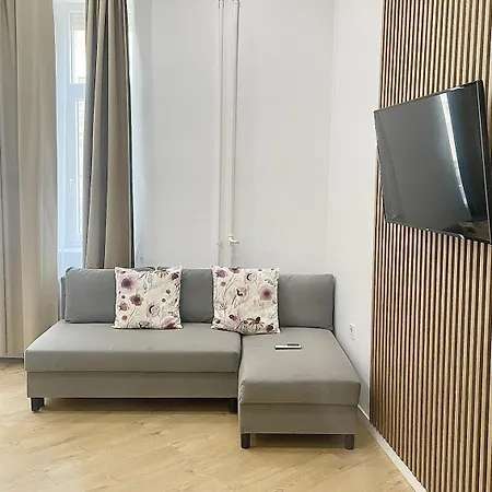 Apartman Rákóczi 474 - Free Parking - Self Chkn